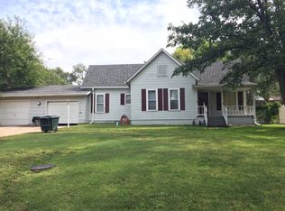 272 5th St, Phillipsburg, KS 67661