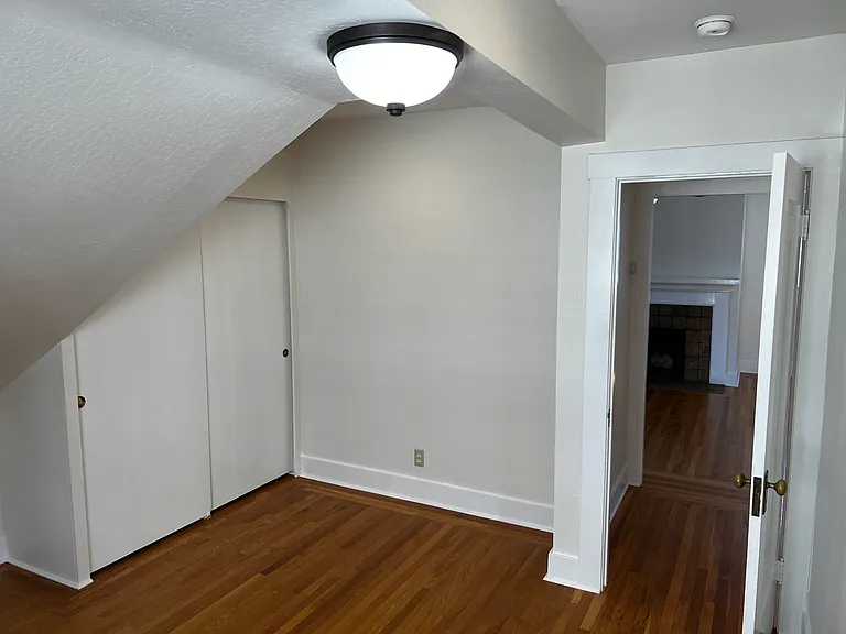 2521 Ashby Ave — Photo 2