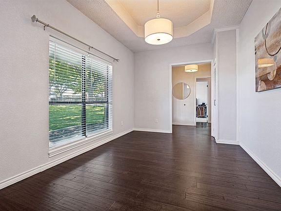 4th image of 226 Oakwood Dr