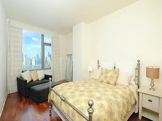 Sold by Sotheby's International Realty | media 18