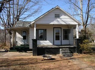 834 Coopers Gap Rd, Mill Spring, NC 28756