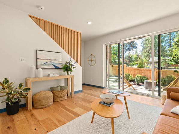 950 NE Norton Ave #1