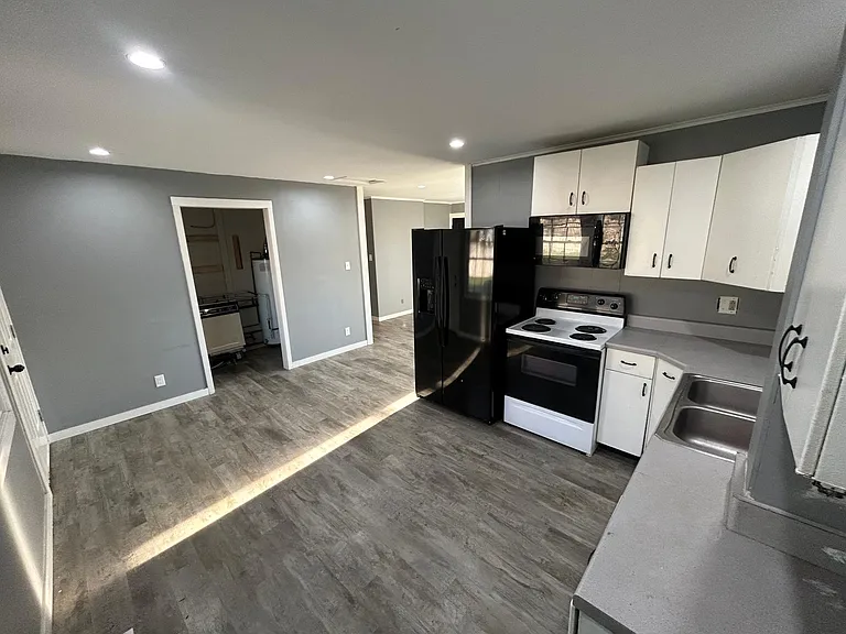 4208 Sherman St NE — Photo 5