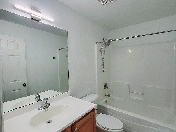 4th image of 112-114 Pullman St