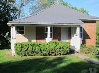 309 N 17th St, Chariton, IA 50049
