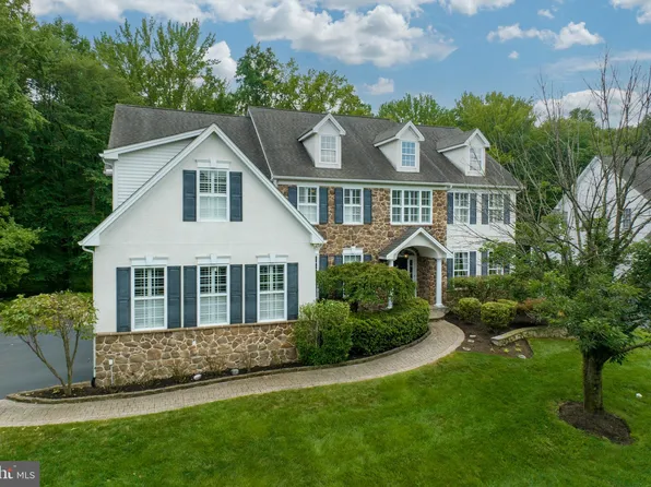 12 Clemson Dr, Garnet Valley, PA 19060