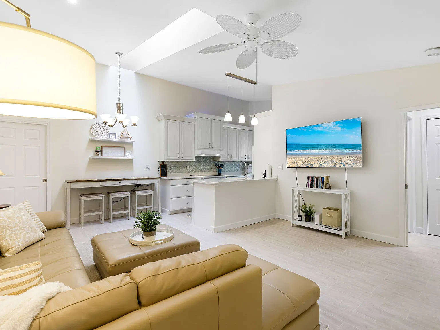2 bed, 953 sqft, $1,800 — Photo 3