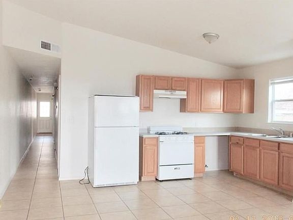4th image of 2105 Portland Ave #A & B