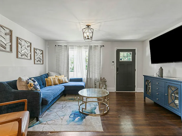 1472 North Ave NW — Photo 5