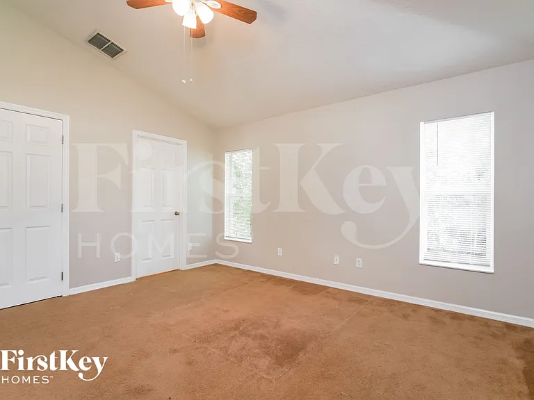 2101 Laparelle Dr — Photo 10