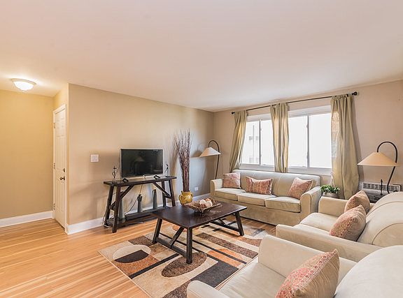 2nd image of 1619 Howard St #Unit A5