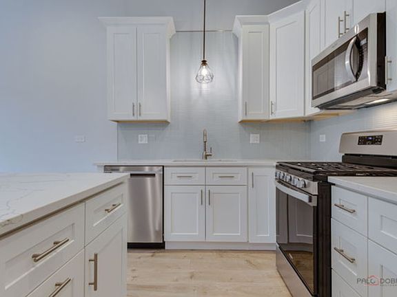 5th image of 1746 N California Ave #2