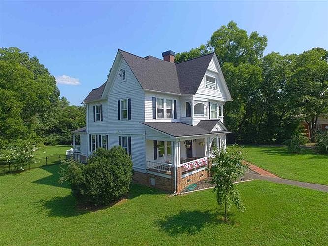 1st image of 244 Woodlawn Ave