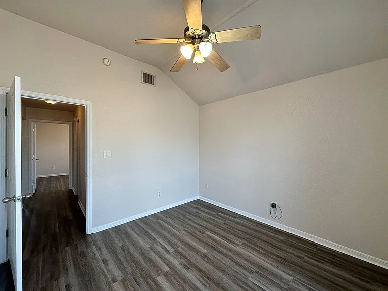 2709 Hydrangea Ave — Photo 34
