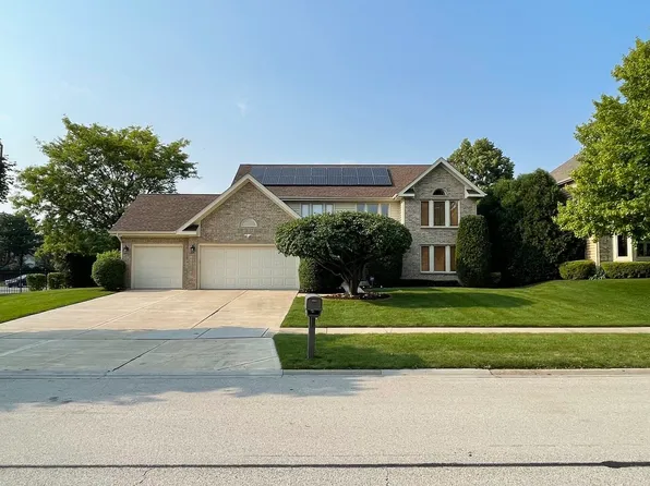 450 Foxford Dr, Buffalo Grove, IL 60089