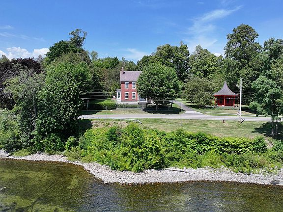 3rd image of 2775 Essex Rd