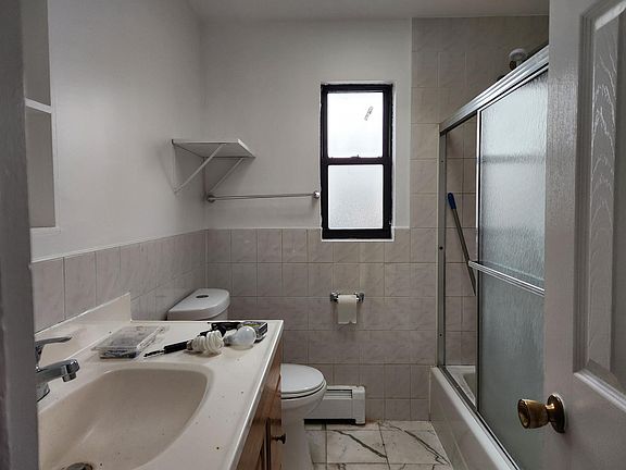 5th image of 33-35 Parsons Blvd Floor 3