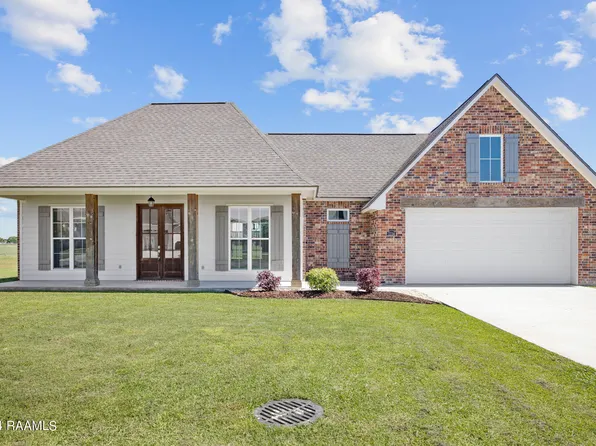 1114 Bayou Trce, Breaux Bridge, LA 70517