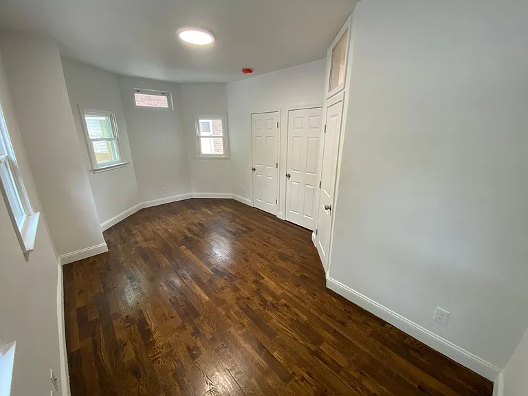 131 Bristol St #1 — Photo 3