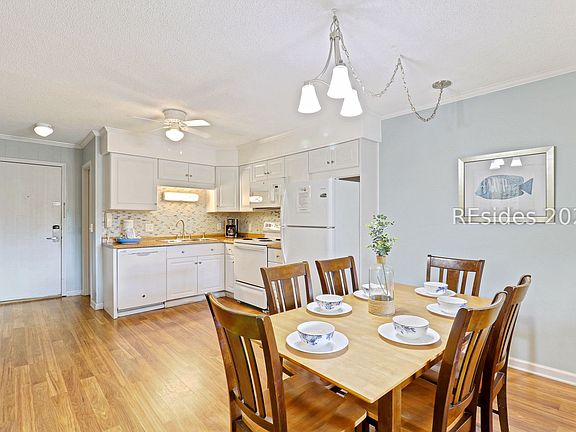 5th image of 40 Folly Field Rd APT G15