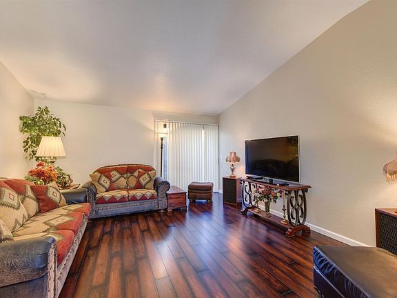 3rd image of 8301 Kinsale Ct