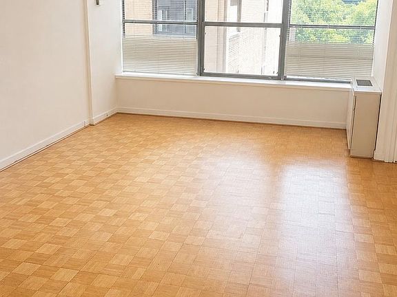 2nd image of 224 W Rittenhouse Sq #817