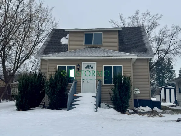 626 Oak St NE, Hutchinson, MN 55350