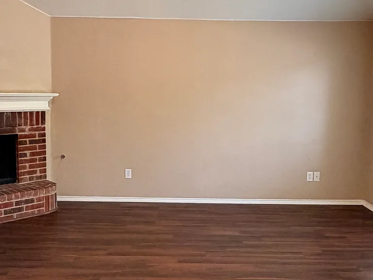 3207 Scenic Glen Dr — Photo 3