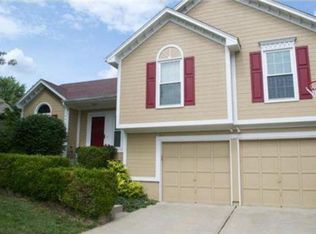 14901 Pine View Dr, Grandview, MO 64030