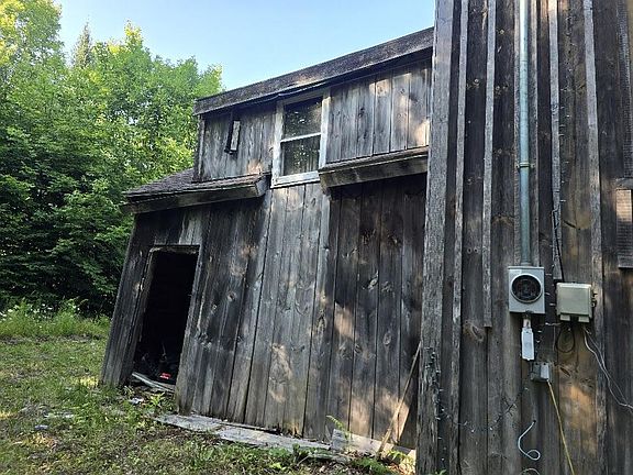 3rd image of 498 Hartland Road