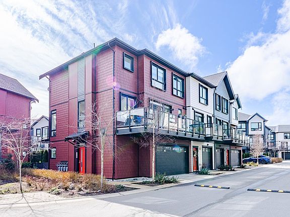 3rd image of 4738 Hemlock Way #185