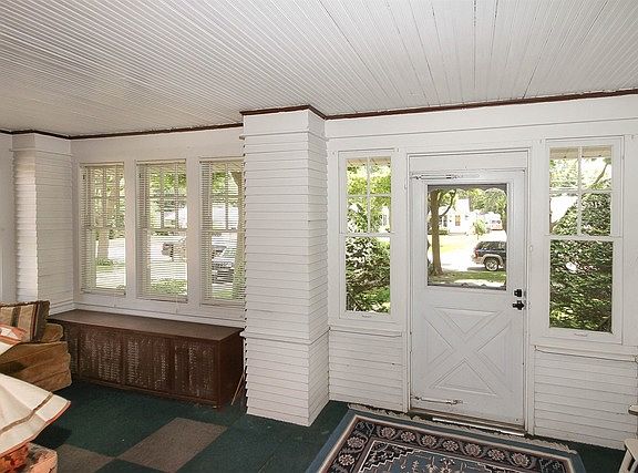 3rd image of 1148 Van Buren Ave