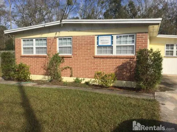 7301 Melvin Cir N, Jacksonville, FL 32210