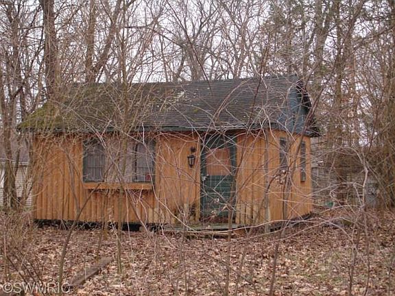 5th image of 66381 Oak St