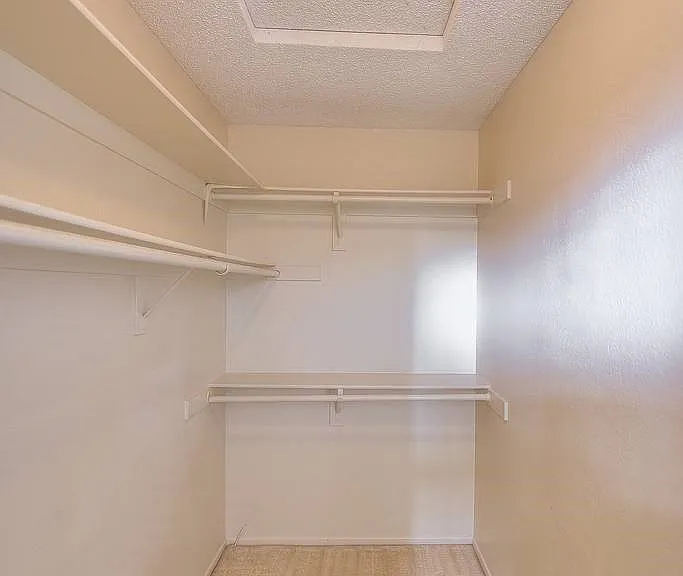 3640 Honey Glen Way — Photo 16