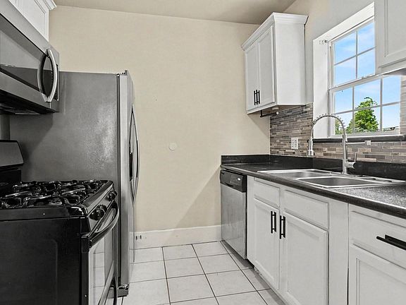 3rd image of 3005 Arbor St