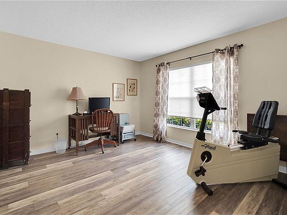 4th image of 549 Hatchwood Dr
