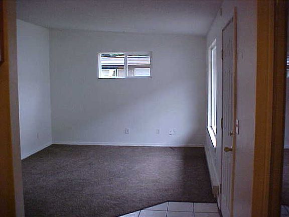 3rd image of 907 Beach Ave