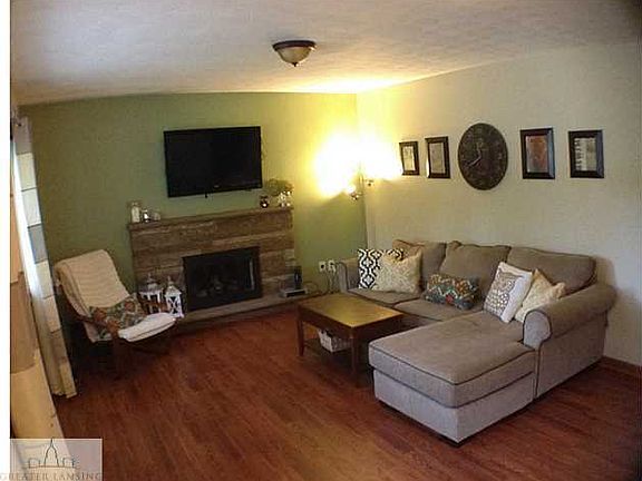3rd image of 2607 E Greencliff Dr