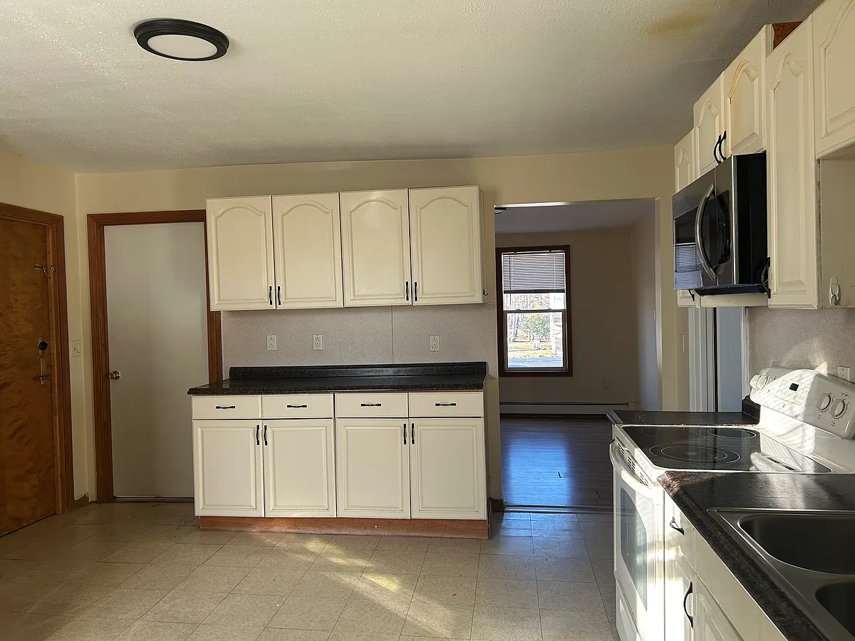 Building Photo - 569 Winthrop St #2