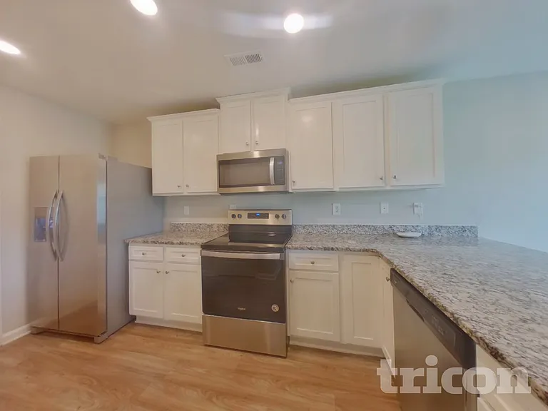 1225 Standing Oak Dr — Photo 6