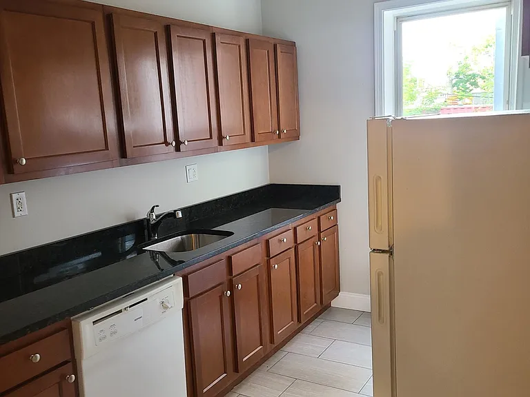 10 Farrington Ave #4 — Photo 1