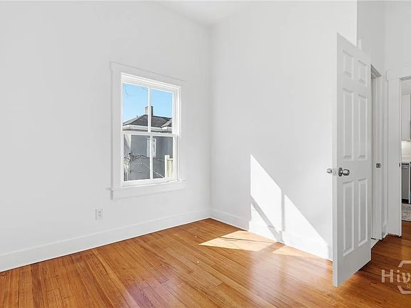 4th image of 203 E 39th St APT A