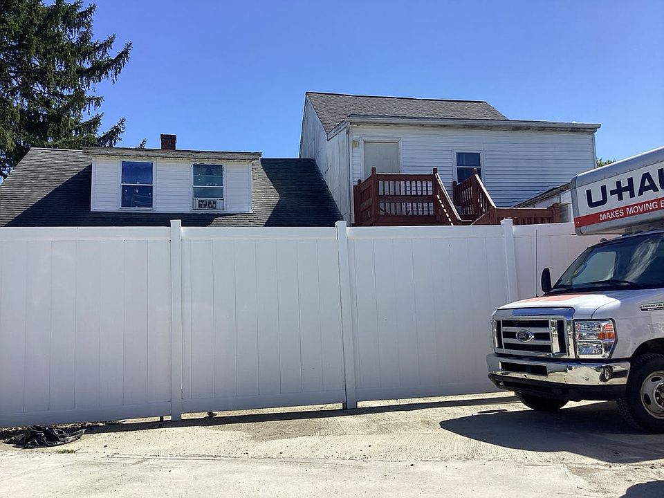 1st image of 8 Pine Hill Rd
