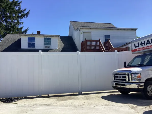 8 Pine Hill Rd, Hadley, MA 01035