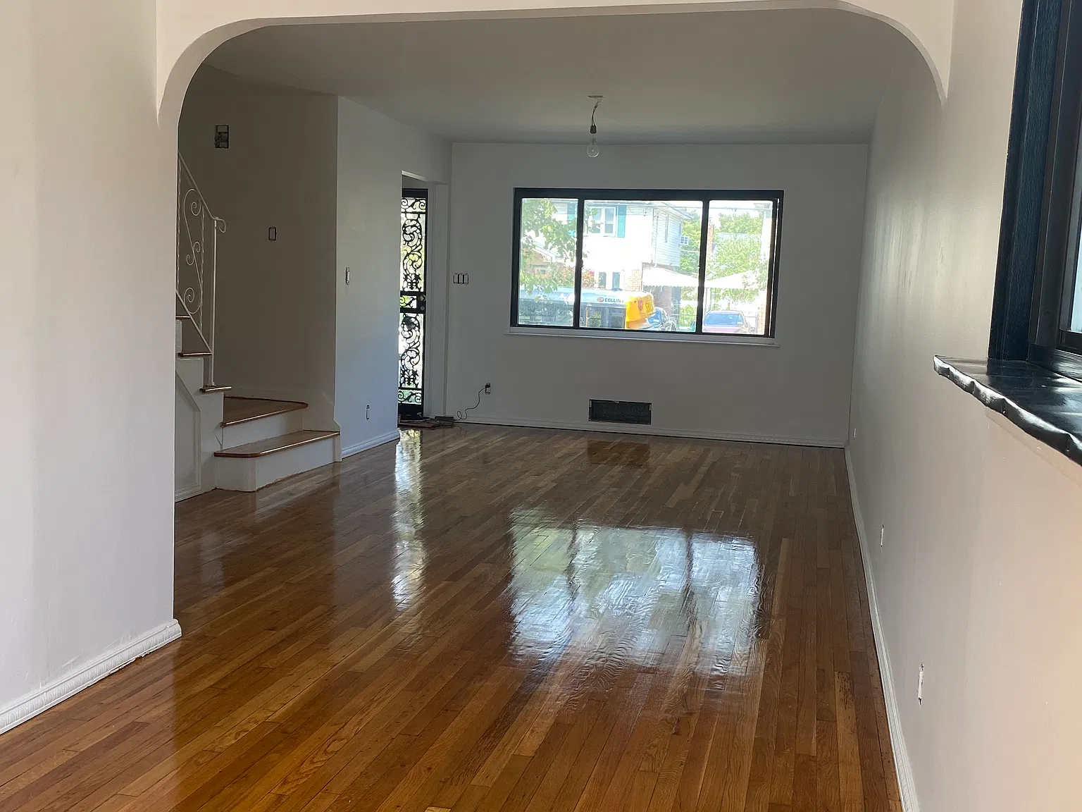 3 bed, 1.5 bath, 1088 sqft, $4,100 — Photo 4