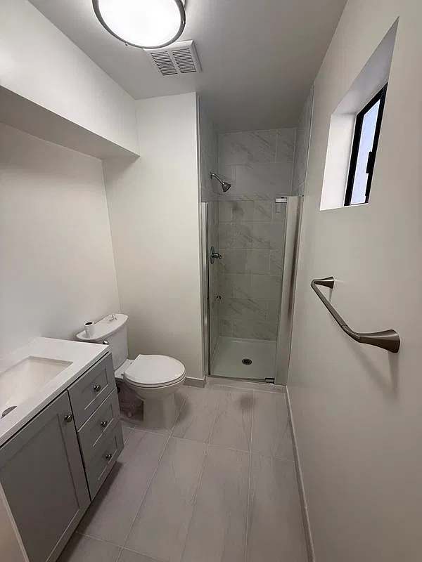 244 W Fairview Ave — Photo 2