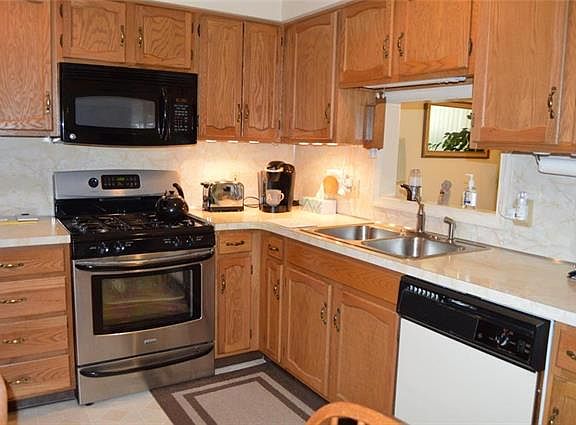 5th image of 1328 S Howard Ln