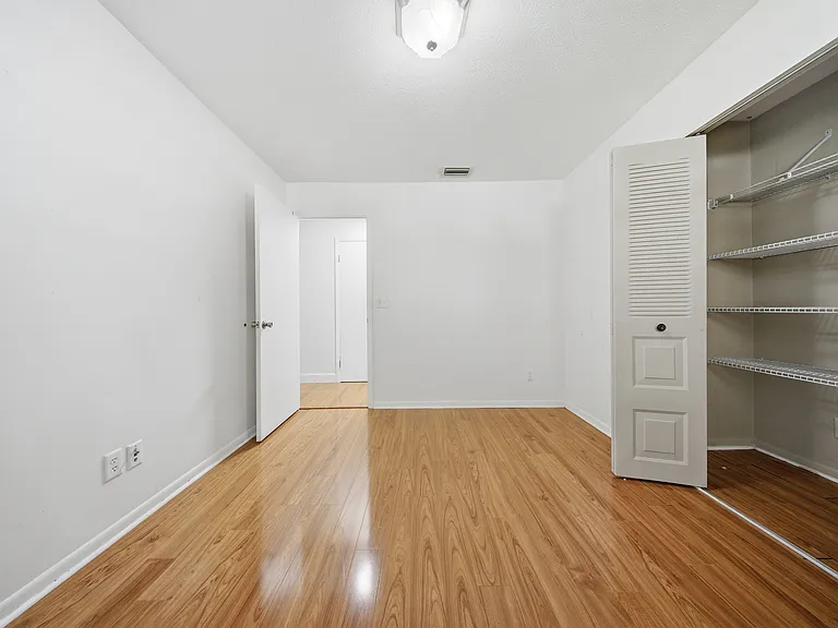 1735 NE 30th St — Photo 21