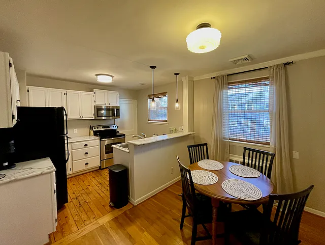 2 bed, 800 sqft, $1,500 — Photo 4